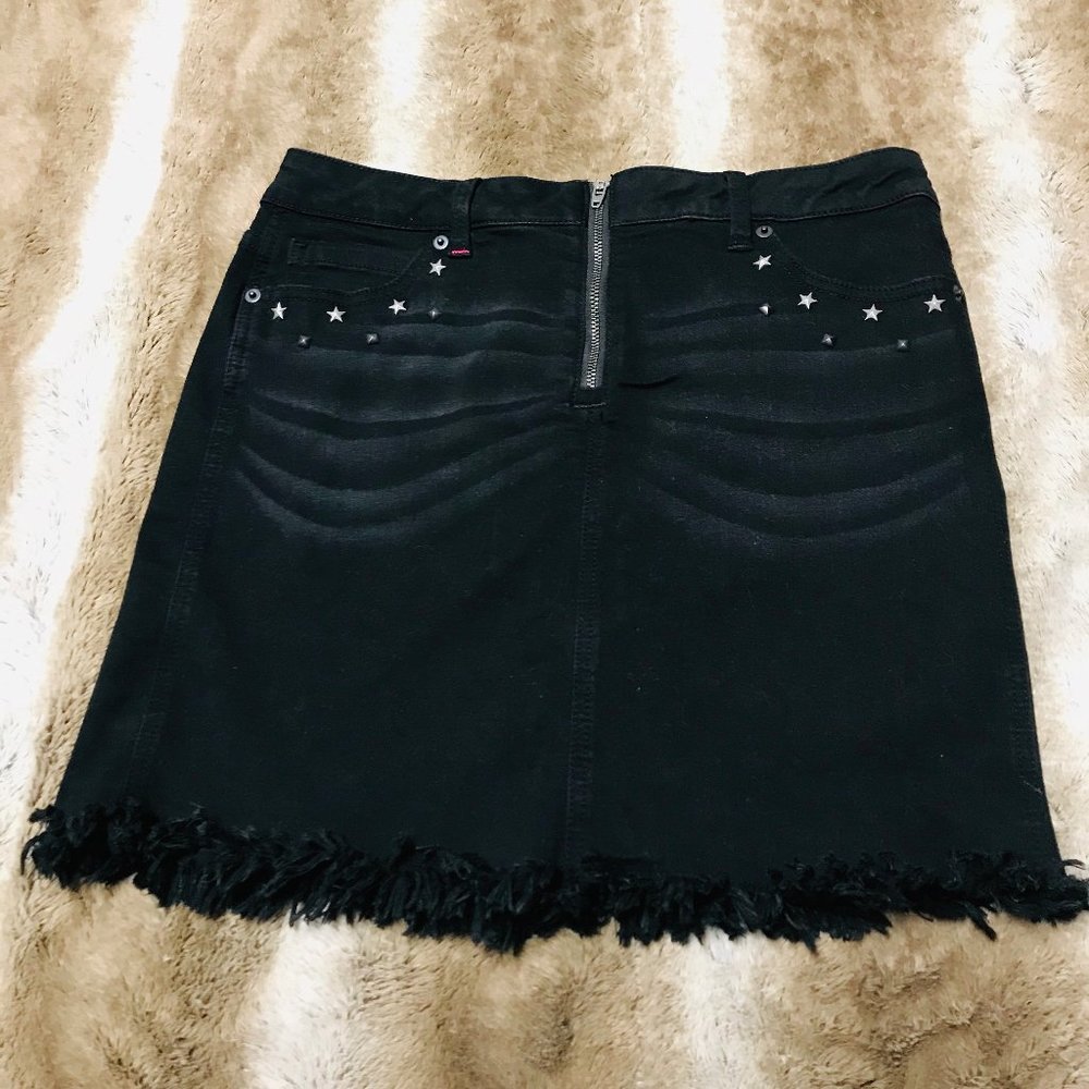 Stretchy Mini Skirt W/ Pocket Details